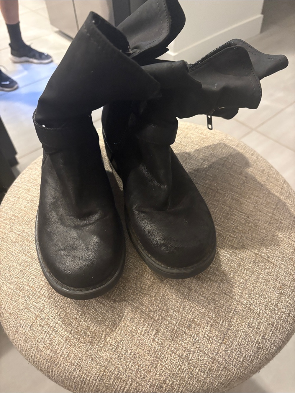 Carlos Santana Black Ankle Zip Boots